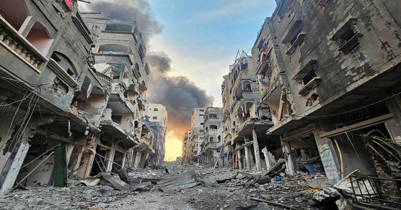 গাজায় ধ্বংসস্তূপে অনবরত মিলছে মরদেহ, বেড়েই চলেছে নিহতের সংখ্যা